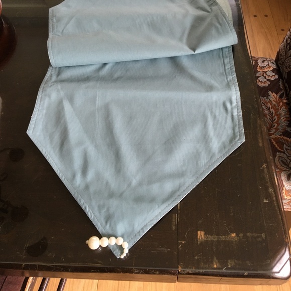 Table runner - Picture 3 of 3